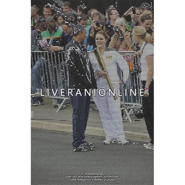Daley Thompson and Jodie Evans torchbearer at the Olympic Torch Relay at MINI Plant Oxford on Monday 9th July 2012 - /PHOTOSHOT/AG ALDO LIVERANI SAS - ITALY ONLY -