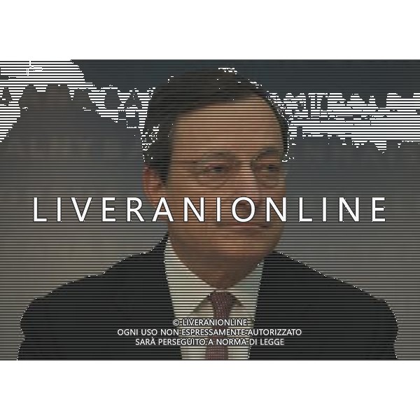 (120705) -- FRANKFURT, July 5, 2012 () -- Mario Draghi, president of the European Central Bank (ECB), addresses a press conference at the ECB headquarters in Frankfurt, Germany, July 5, 2012. ECB on Thursday cut the benchmark interest rate by 25 basis points to 0.75 percent, a record low. (/Rao Bo) (msq) ©photoshot/AGENZIA ALDO LIVERANI SAS - ITALY ONLY - Mario Draghi, presidente della Banca centrale europea (BCE), durante una conferenza stampa presso la sede della BCE a Francoforte, Germania, 5 luglio , 2012.