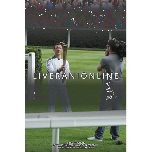 Frankie Dettori, Olympic Torch Relay, Ascot 10th July 2012. PHOTOSHOT/AG ALDO LIVERANI SAS - ITALY ONLY -