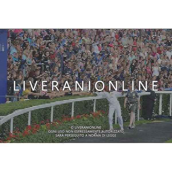 Denise Lewis carrying Olympic Torch Relay, Ascot 10th July 2012. PHOTOSHOT/AG ALDO LIVERANI SAS - ITALY ONLY -