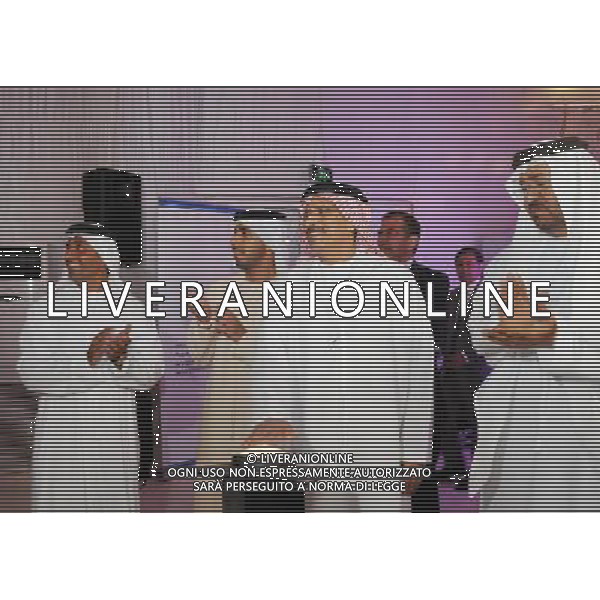 (120715) -- FUJAIRAH (UAE), July 15, 2012 () -- Mohammed Bin Dhaen al-Hamli (2nd R), Minister of Energy of the United Arab Emirates (UAE), inaugurates the Habshan-Fujairah oil pipeline which was designed to export Abu Dhabi\'s oil bypassing the Strait of Hormuz controlled by Iran, during its opening ceremony held in Fujairah, July 15, 2012. Constructed by China National Petroleum Corporation, the 370-km long pipeline connects the Gulf state\'s largest sheikhdom Abu Dhabi, where 7 percent of the world\'s known oil reserves are located, with the emirate of Fujairah which has access to the Indian ocean. The pipeline has a capacity to pump through 1.5 million barrels of oil per day. (/Ma Xiping) ©photoshot/AGENZIA ALDO LIVERANI SAS - ITALY ONLY - Mohammed Bin Dhaen al-Hamli, ministro dell\'Energia degli Emirati Arabi Uniti (UAE), durante la cerimonia di inaugurazione del gasdotto Habshan olio di Fujairah, che e\' stato progettato per esportare petrolio di Abu Dhabi bypassando lo stretto di Hormuz controllato da Iran, a Fujairah, 15 luglio 2012.