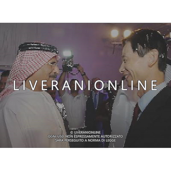 (120715) -- FUJAIRAH (UAE), July 15, 2012 () -- Mohammed Bin Dhaen al-Hamli (L front), Minister of Energy of the United Arab Emirates (UAE), meets with Chinese Ambassador to UAE Huang Jiemin (R front) during the opening ceremony of Habshan-Fujairah oil pipeline which was designed to export Abu Dhabi\'s oil bypassing the Strait of Hormuz controlled by Iran, in Fujairah, July 15, 2012. Constructed by China National Petroleum Corporation, the 370-km long pipeline connects the Gulf state\'s largest sheikhdom Abu Dhabi, where 7 percent of the world\'s known oil reserves are located, with the emirate of Fujairah which has access to the Indian ocean. The pipeline has a capacity to pump through 1.5 million barrels of oil per day. (/Ma Xiping) ©photoshot/AGENZIA ALDO LIVERANI SAS - ITALY ONLY - Mohammed Bin Dhaen al-Hamli, ministro dell\'Energia degli Emirati Arabi Uniti (UAE), durante la cerimonia di inaugurazione del gasdotto Habshan olio di Fujairah, che e\' stato progettato per esportare petrolio di Abu Dhabi bypassando lo stretto di Hormuz controllato da Iran, a Fujairah, 15 luglio 2012.