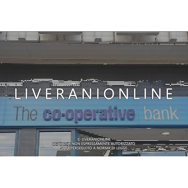 The Co-operative Bank has secured a deal with Lloyds Banking Group to take over 632 Lloyds TSB and Cheltenham \' Gloucester branches AG ALDO LIVERANI S A S ONLY ITALY