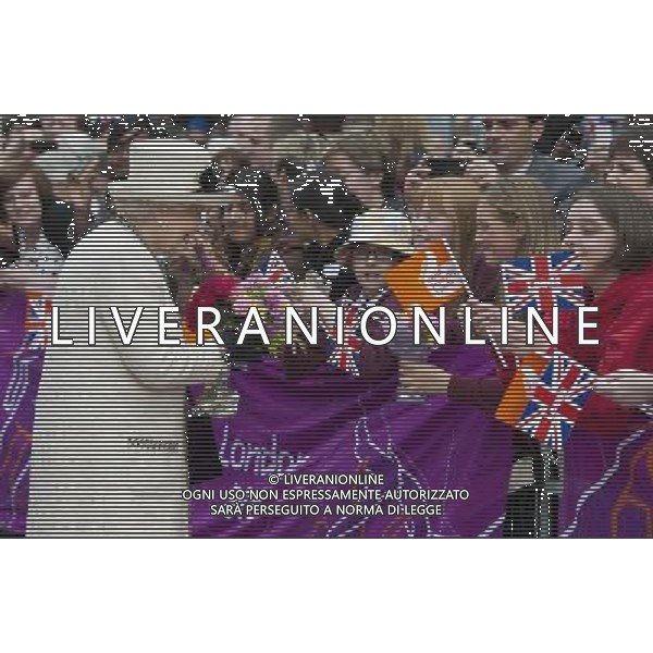Her Majesty and His Royal Highness visited the City Varieties Music Hall and viewed a \'Good Old Days\' theatrical performance by City Varieties Youth Theatre Company before unveiling a plaque. ©photoshot/AGENZIA ALDO LIVERANI SAS - ITALY ONLY - REALI INGLESI: La Regina Elisabetta II d\'inghilterra in visita al Leeds Arena nel nord-est dell\'Inghilterra