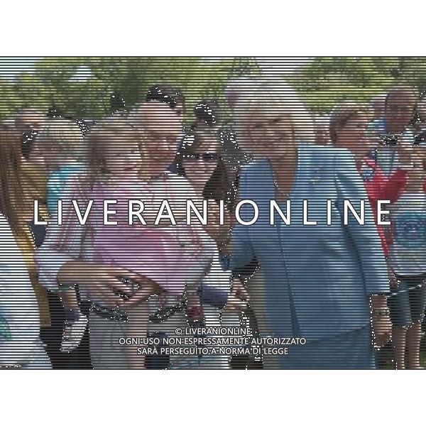 GUERNSEY, GUERNSEY - JULY 19: Camilla, Duchess of Cornwall meets locals during a Youth Showcase Event at Saumarez Park on July 19, 2012 in St Peter\'s Port, United Kingdom. The Prince of Wales and the Duchess of Cornwall are in Jersey as part of a Diamond Jubilee visit to the Channel Islands taking in Jersey, Guernsey and Sark ©photoshot/AGENZIA ALDO LIVERANI SAS - ITALY ONLY - REALI INGLESI: Il principe Carlo d\'inghilterra e la moglie Camilla in visita alle Isole Normanne. 