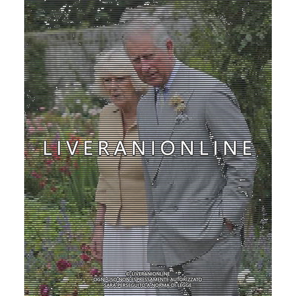 SARK, UNITED KINGDOM - JULY 20: Camilla, Duchess of Cornwall and Prince Charles Prince of Wales visit Le Seigneurie Gardens on the Island of Sark on July 20, 2012 in Sark, United Kingdom. The Prince of Wales and the Duchess of Cornwall are in Sark as part of a Diamond Jubilee visit to the Channel Islands taking in Jersey, Guernsey and Sark ©photoshot/Agenzia Aldo Liverani Sas - ITALY ONLY - REALI INGLESI: Il principe Carlo d\'inghilterra e la moglie Camilla in visita alle Isole Normanne.