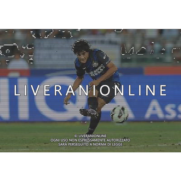 Trofeo TIM 2012 Bari - 21.07.2012 Inter-Juventus-Milan Nella Foto:coutinho prova il tiro /Ph.Vitez-Ag. Aldo Liverani