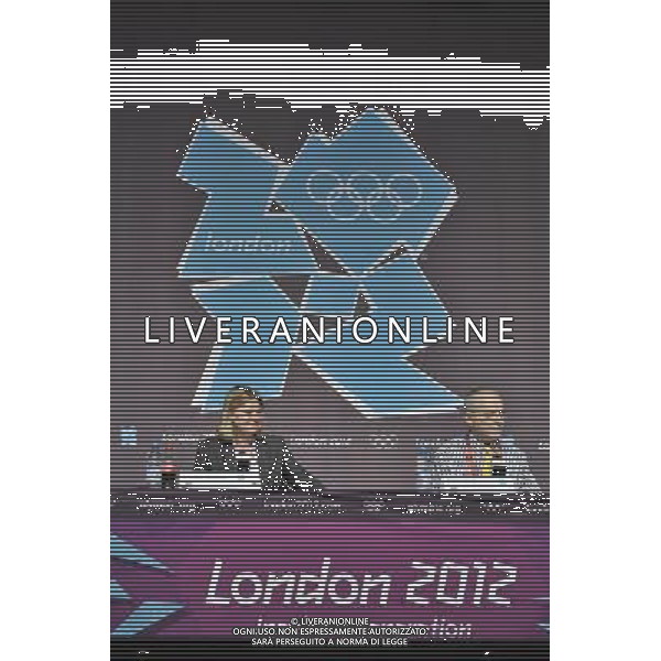 Justine Greening MP, Transport Secretary and Peter Hendy, commissioner, Transport for London at a media briefing held inthe Media Press Centre at the Olympic Park, Stratford.. London ©photoshot/Agenzia Aldo Liverani Sas - ITALY ONLY - Allenamenti, preparativi dei Giochi Olimpici delle Olimpiadi Londra 2012, a Londra, Gran Bretagna, 24 luglio 2012 che inizieranno il 27 luglio.