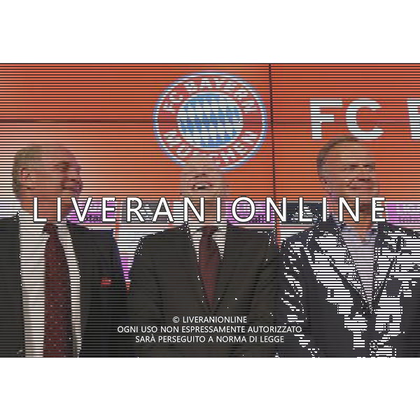 firo Fu§ball,Fussball, 03.07.2012 1. Bundesliga Saison 2012/2013 Buli, DFL, FC Bayern MŸnchen, Muenchen, FCB, PK, Pressekonferenz, zur Trennung von Sportdirektor Christian Nerlinger und zur Verpflichtung von Matthias Sammer, dem neuen Sport-Vorstand des Klubs. mit Uli Hoene§, Hoeness, und Matthias Sammer, in der Allianz Arena, Presse Club, v.l., Uli Hoene§, Hoeness, und Matthias Sammer, Karl Heinz Rummenigge, $worldrightsEs gelten unsere AGB, einsehbar auf www.firosportphoto.de copyright by firo sportphoto: Coesfelder Str.207 48249 DŸlmen www.firosportphoto.de mail@firosportphoto.de (V o l k s b a n k B o c h u m - W i t t e n ) BLZ.: 430 601 29 Kt. Nr.: 341 117 100 Tel:Ê 02594 - 9916004 Fax:Ê02594 - 9916005 AG ALDO LIVERANI S A S ONLY ITALY