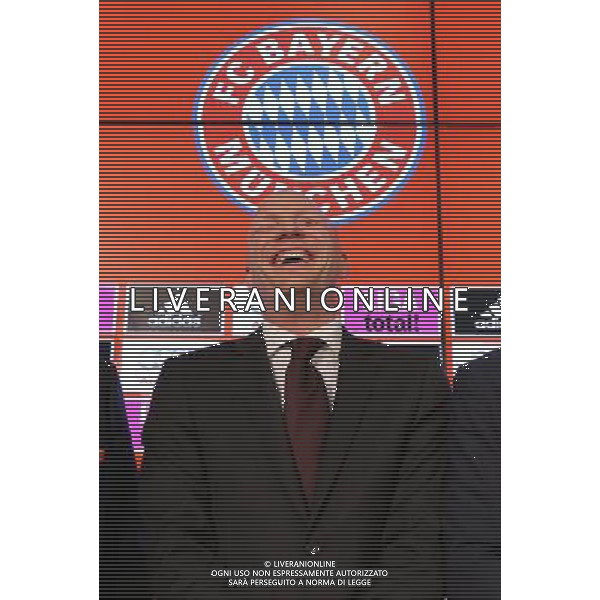 firo Fu§ball,Fussball, 03.07.2012 1. Bundesliga Saison 2012/2013 Buli, DFL, FC Bayern MŸnchen, Muenchen, FCB, PK, Pressekonferenz, zur Trennung von Sportdirektor Christian Nerlinger und zur Verpflichtung von Matthias Sammer, dem neuen Sport-Vorstand des Klubs. mit Uli Hoene§, Hoeness, und Matthias Sammer, in der Allianz Arena, Presse Club, Matthias Sammer, halbe Figur, witz, humor, $worldrightsEs gelten unsere AGB, einsehbar auf www.firosportphoto.de copyright by firo sportphoto: Coesfelder Str.207 48249 DŸlmen www.firosportphoto.de mail@firosportphoto.de (V o l k s b a n k B o c h u m - W i t t e n ) BLZ.: 430 601 29 Kt. Nr.: 341 117 100 Tel:Ê 02594 - 9916004 Fax:Ê02594 - 9916005 AG ALDO LIVERANI S A S ONLY ITALY