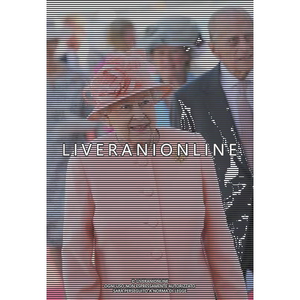 COWES, ENGLAND - JULY 25: Queen Elizabeth II and Prince Philip, Duke of Edinburgh meet locals during her Diamond Jubilee visit to the Isle of Wight on July 25, 2012 in Cowes, England. The Queen and Duke of Edinburgh\'s visit to the Isle of Wight is the final stop on her Diamond Jubilee tour of the country during which she has visited 10 regions in the UK over 25 days and conducted 83 public engagements. photoshot/ALDO LIVERANI ITALY ONLY