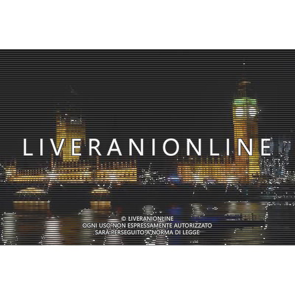 (120726) -- LONDON, July 26, 2012 () -- A view of the Houses of Parliament and Big Ben in London, Britain, on July 25, 2012. The London 2012 Olympic Games will kick off on Friday night. (/Li Ga) (nxl)