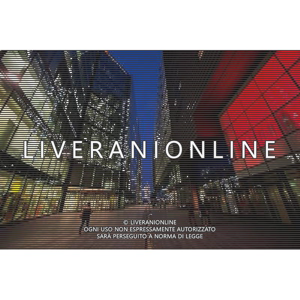 (120726) -- LONDON, July 26, 2012 () -- A view of modern architecture near River Thames in London, Britain, on July 21, 2012. The London 2012 Olympic Games will kick off on Friday night. (/Cheng Min) (nxl)