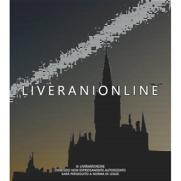 (120726) -- LONDON, July 26, 2012 () -- A bird flies over St. Pancras railway station in London, Britain, on July 22, 2012. The London 2012 Olympic Games will kick off on Friday night. (/Li Ga) (nxl)