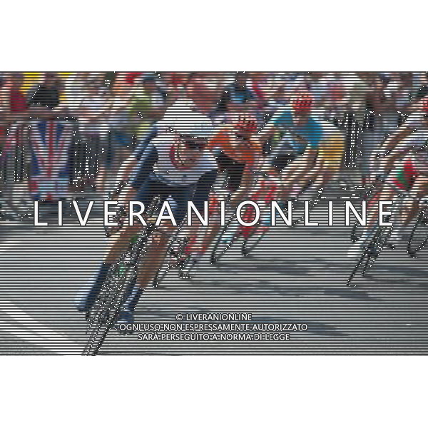 Bradley Wiggins leading Team GB cyclists in the London 2012 Olympic Road Race event through Box Hill, Dorking in Surrey. 28th July 2012. /photoshot/AG ALDO LIVERANI SAS - ITALY ONLY -