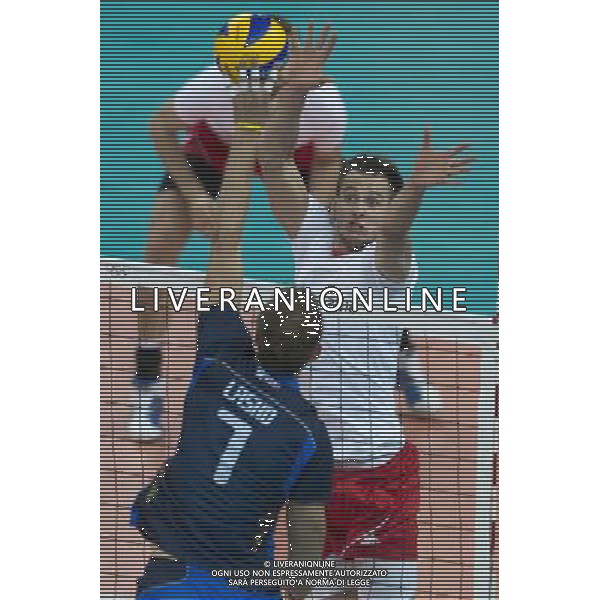 LONDYN 29.07.2012 IGRZYSKA XXX OLIMPIADY XXX LETNIE IGRZYSKA OLIMPIJSKIE LONDYN 2012 HALA EARLS COURT SIATKOWKA WLOCHY v POLSKA N Z MICHAL LASKO italy 7 BARTOSZ KUREK poland 6 SEBASTIAN BOROWSKI Newspix.p THE 2012 SUMMER OLYMPIC GAMES OFFICIALLY THE GAMES OF THE XXX OLYMPIAD EARLS COURT VOLLEYBALL ITALY v POLAND --- Newspix.pl /OLIMPIADI LONDRA 2012 -AG ALDO LIVERANI SAS - ITALY ONLY *** Local Caption *** www.newspix.pl mail us: info@newspix.pl call us: 0048 022 23 22 222 --- Polish Picture Agency by Ringier Axel Springer Poland .