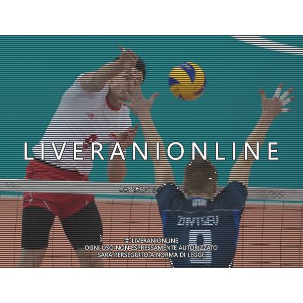 lONDYN 29.07.2012 IGRZYSKA OLIMPIJSKIE LONDON 2012 THE GAMES OF THE XXXOLIMPIAD PILKA SIATKOEWA MEZCZYZN VOLLEYBALL MEN POLSKA WLOCHY NZ ZBIGNIEW BARTMAN FOT MAREK BICZYK PRZEGLAD SPORTOWY NEWSPIX.PL --- Newspix.pl /OLIMPIADI LONDRA 2012 -AG ALDO LIVERANI SAS - ITALY ONLY *** Local Caption *** www.newspix.pl mail us: info@newspix.pl call us: 0048 022 23 22 222 --- Polish Picture Agency by Ringier Axel Springer Poland .