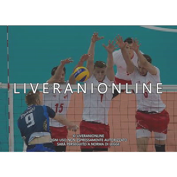 lONDYN 29.07.2012 IGRZYSKA OLIMPIJSKIE LONDON 2012 THE GAMES OF THE XXXOLIMPIAD PILKA SIATKOEWA MEZCZYZN VOLLEYBALL MEN POLSKA WLOCHY NZ LUKASZ ZYGADLO PIOTR NOWAKOWSKI BARTOSZ KUREK FOT MAREK BICZYK PRZEGLAD SPORTOWY NEWSPIX.PL --- Newspix.pl /OLIMPIADI LONDRA 2012 -AG ALDO LIVERANI SAS - ITALY ONLY *** Local Caption *** www.newspix.pl mail us: info@newspix.pl call us: 0048 022 23 22 222 --- Polish Picture Agency by Ringier Axel Springer Poland .