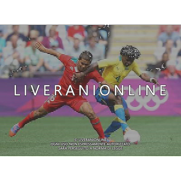 Mexico\'s Miguel PONCE battles with Gabon\'s Franck ENGONGA 2012 London Olympics - Football - Group B - Mexico v Gabon - Sunday 29th July 2012 - City of Coventry Stadium - Coventry © CameraSport - 43 Linden Ave. Countesthorpe. Leicester. England. LE8 5PG - Tel: +44 (0) 116 277 4147 - admin@camerasport.com - www.camerasport.com /ALDO LIVERANI SAS/ITALY ONLY - EDITORIAL USE ONLY