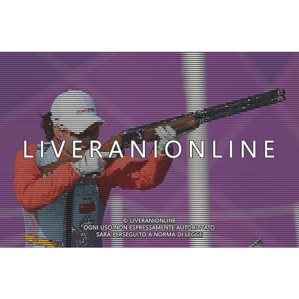 (120729) -- LONDON, July 29, 2012 () -- Chinese shooter Wei Ning aims during women\'s skeet qualification event at the London 2012 Olympic Games in London, Britain, July 29, 2012. (/Wang Qingqin) /ALDO LIVERANI SAS-ITALY ONLY - EDITORIAL USE ONLY