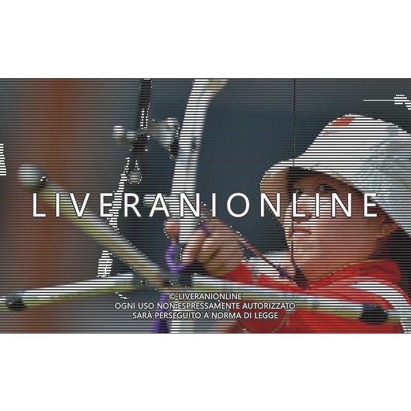(120729) -- LONDON, July 29, 2012 () -- Fang Yuting of China competes during women\'s team 1/8 eliminations of archery between China and Italy, at the London 2012 Olympic Games in London, Britain, July 29, 2012. The Chinese team won the match and was qualified for the next round. (/Gesang Dawa) (zgp) /ALDO LIVERANI SAS-ITALY ONLY - EDITORIAL USE ONLY