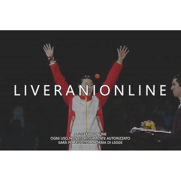 (120730) -- LONDON, July 30, 2012 () -- Bronze medalist Sun Yujie of China gestures during victory ceremony of women\'s fencing Epee Individual contest, at London 2012 Olympic Games in London, Britain, on July 30, 2012. (/Jin Liwang) (nxl) AG ALDO LIVERANI S A S ONLY ITALY