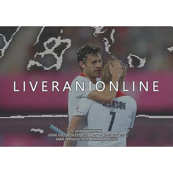 (120730) -- LONDON, July 30, 2012 () -- Robert Moore (L) and Ashley Jackson of Britain hug during men\'s hockey preliminary match between Britain and Argentina, at London 2012 Olympic Games in London, Britain, on July 30, 2012. Britain defeated Argentina 4-1. (/Liao Yujie) (nxl) AG ALDO LIVERANI S A S ONLY ITALY