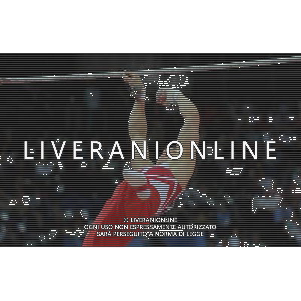 (120730) -- LONDON, July 30, 2012 () -- Sam Oldham of Britain falls off the horizontal bar during Gymnastics Artistic men\'s team final contest, at London 2012 Olympic Games in London, Britain, on July 30, 2012. The British team won bronze medal. (/Wang Jianhua) (zgp) AG ALDO LIVERANI S A S ONLY ITALY