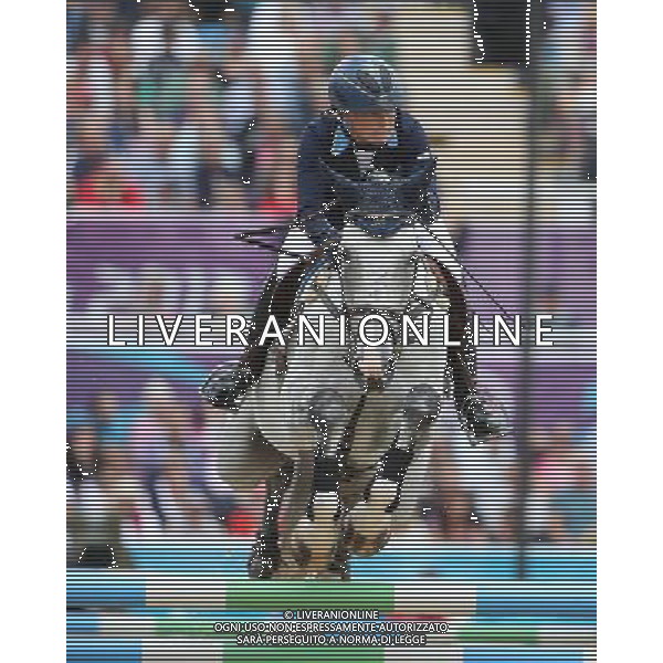 (120731) -- LONDON, July 31, 2012 () -- Sara Algotsson Ostholt of Sweden competes during jumping final of equestrian individual eventing at the London 2012 Olympic Games in London, Britain, July 31, 2012. Sara Algotsson Ostholt claimed the title in this event. (/Liao Yujie)(zgp) ©photoshot/AGENZIA ALDO LIVERANI SAS - ITALY ONLY - Giochi Olimpici - Olimpiadi Londra 2012