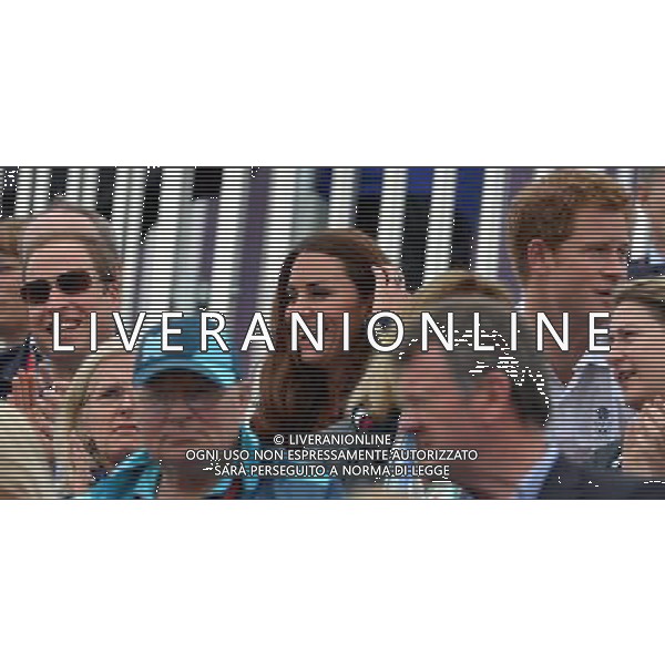(120731) -- LONDON, July 31, 2012 () -- Britain\'s Prince William, Kate Middleton and Prince Harry watch equestrian event at the London 2012 Olympic Games in London, Britain, July 31, 2012. (/Gesang Dawa)(zgp) /ALDO LIVERANI SAS-ITALY ONLY - EDITORIAL USE ONLY