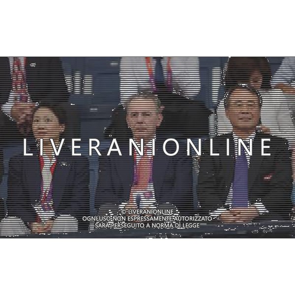 (120731) -- LONDON, July 31, 2012 () -- President of International Olympic Committee (IOC) Jacques Rogge(C) and Li Lingwei (L), China\'s former badminton player and new IOC member, watch the badminton competition at the London 2012 Olympic Games in London, Britain, July 31, 2012. (/Tang Shi)(zgp) /ALDO LIVERANI SAS-ITALY ONLY - EDITORIAL USE ONLY