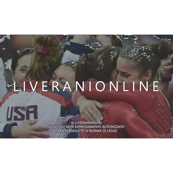 (120731) -- LONDON, July 31, 2012 () -- Gymnasts of U.S. celebrate victory after Gymnastics Artistic women\'s team final competition at London 2012 Olympic Games in London, Britain, July 31, 2012. The U.S. team won gold medal in this event. (/Qi Heng) (zgp) /ALDO LIVERANI SAS-ITALY ONLY - EDITORIAL USE ONLY