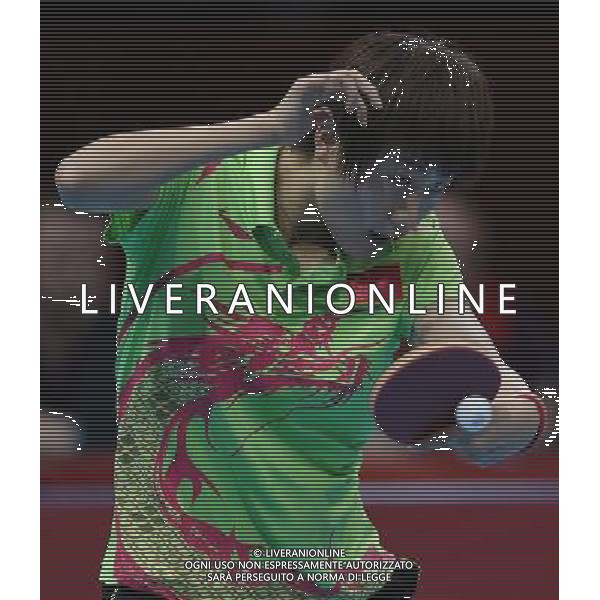 (120801) -- LONDON, Aug. 1, 2012 () -- Ding Ning of China returns a ball during the gold medal match of women\'s singles table tennis against teammate Li Xiaoxia at London 2012 Olympic Games, London, Britain, Aug. 1, 2012. (/Shen Bohan) /ALDO LIVERANI SAS-ITALY ONLY - EDITORIAL USE ONLY