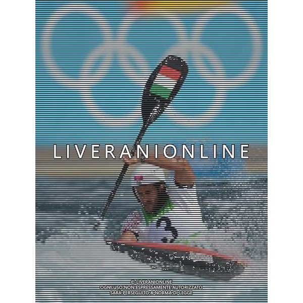 (120801) -- LONDON, Aug. 1, 2012 () -- Daniele Molmenti of Italy competes during men\'s Kayak (K1) final of Canoe Slalom, at London 2012 Olympic Games in London, Britain, on August 1, 2012. Daniele Molmenti won gold medal. (/Guo Yong) (nxl) /ALDO LIVERANI SAS-ITALY ONLY - EDITORIAL USE ONLY