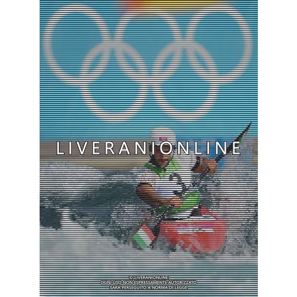 (120801) -- LONDON, Aug. 1, 2012 () -- Daniele Molmenti of Italy competes during men\'s Kayak (K1) final of Canoe Slalom, at London 2012 Olympic Games in London, Britain, on August 1, 2012. Daniele Molmenti won gold medal. (/Guo Yong) (nxl) /ALDO LIVERANI SAS-ITALY ONLY - EDITORIAL USE ONLY