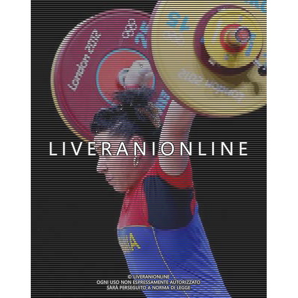 (120801) -- LONDON, Aug. 1, 2012 () -- Roxana Daniela Cocos of Romania competes during the women\'s 69kg weightlifting event at London 2012 Olympic Games, London, Britain, Aug. 1, 2012. Roxana Daniela Cocos won the silver medal of the event with a total of 256kg. (/Chen Jianli) /ALDO LIVERANI SAS-ITALY ONLY - EDITORIAL USE ONLY