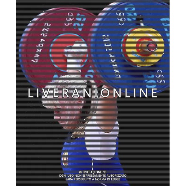 (120801) -- LONDON, Aug. 1, 2012 () -- Maryna Shkermankova of Belarus competes during the women\'s 69kg weightlifting event at London 2012 Olympic Games, London, Britain, Aug. 1, 2012. Maryna Shkermankova won the bronze medal of the event with a total of 256kg. (/Chen Jianli) /ALDO LIVERANI SAS-ITALY ONLY - EDITORIAL USE ONLY