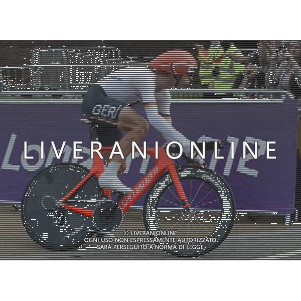 (120801) -- LONDON, Aug. 1, 2012 () -- Tony Martin of Germany competes during men\'s individual time trial contest of Cycling Road event, at London 2012 Olympic Games in London, Britain, on August 1, 2012. Tony Martin of Germany won silver medal. (/Wang Jianhua) (nxl) /ALDO LIVERANI SAS-ITALY ONLY - EDITORIAL USE ONLY