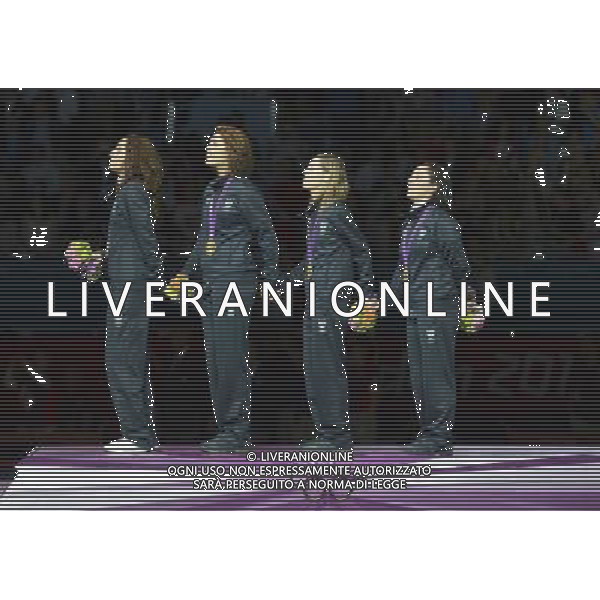 Londra, 02/08/2012. XXXÁ Giochi Olimpici di Londra- Vezzali, Di Francisca, Errigo e Salvatori vincono l\'oro nel fioretto a squadre nella foto: Vezzali, Di Francisca, Errigo e Salvatori Foto di Gabriele Forzano / GMT /AG ALDO LIVERANI SAS