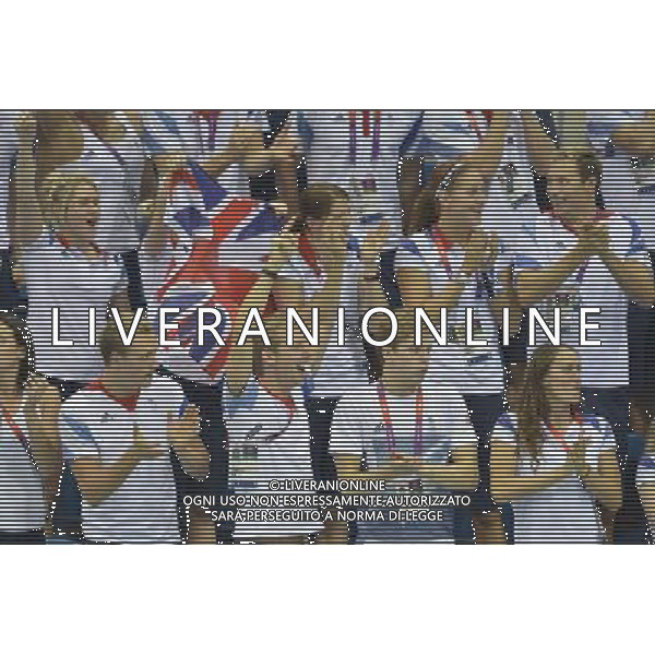 Members of Swimming Team GB support Rebecca Adlington during her final. Aquatics Centre, Olympic Park. London ©PHOTOSHOT/Agenzia Aldo Liverani Sas - ITALY ONLY - GIOCHI OLIMPICI, OLIMPIADI LONDRA 2012