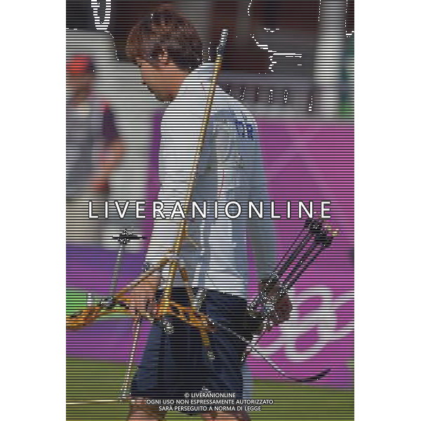 (120803) -- LONDON, Aug. 3, 2012 () -- Im Dong Hyun of South Korea takes part in men\'s archery individual 1/8 eliminations contest, at London 2012 Olympic Games in London, Britain, on August 3, 2012. Im Dong Hyun of South Korea lost to Rick van der Ven of the Netherlands 1-7. (/Gesang Dawa) (nxl) ©PHOTOSHOT/Agenzia Aldo Liverani Sas - ITALY ONLY - GIOCHI OLIMPICI, OLIMPIADI LONDRA 2012