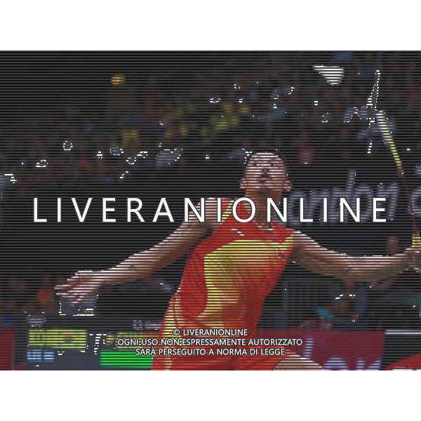 (120803) -- LONDON, Aug. 3, 2012 () -- Lin Dan of China returns the shuttlecock against Lee Hyun Il of South Korea during their men\'s singles semifinal match of badminton event at London 2012 Olympic Games, London, Britain, Aug. 3, 2012. Lin Dan won the match 2-0 and advanced to the final. (/Ren Zhenglai) ©PHOTOSHOT/Agenzia Aldo Liverani Sas - ITALY ONLY - GIOCHI OLIMPICI, OLIMPIADI LONDRA 2012