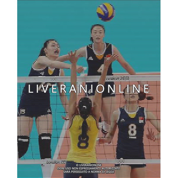 (120803) -- LONDON, Aug. 3, 2012 () -- Players take part in women\'s volleyball preliminary pool B match between China and Brazil, at London 2012 Olympic Games in London, Britain, on August 3, 2012. Brazil won 3-2. (/Fan Jun) (nxl) ©PHOTOSHOT/Agenzia Aldo Liverani Sas - ITALY ONLY - GIOCHI OLIMPICI, OLIMPIADI LONDRA 2012