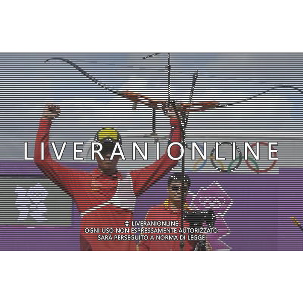 (120803) -- LONDON, Aug. 3, 2012 () -- China\'s Dai Xiaoxiang celebrates after men\'s individual bronze medal match of archery between China\'s Dai Xiaoxiang and Denmark\'s Rick van de Ven, at London 2012 Olympic Games in London, Britain, August 3, 2012. Dai Xiaoxiang won the bronze medal. (/Gesang Dawa) (zgp) ©PHOTOSHOT/Agenzia Aldo Liverani Sas - ITALY ONLY - GIOCHI OLIMPICI, OLIMPIADI LONDRA 2012