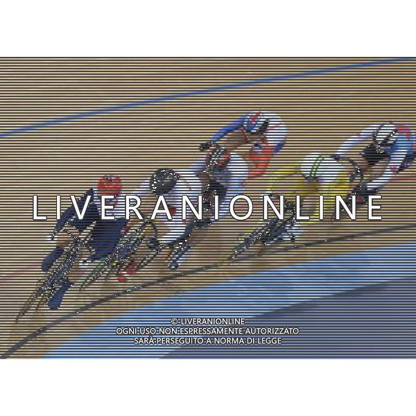 (120803) -- LONDON, Aug. 3, 2012 () -- Cyclers compete during the women\'s Keirin competition of Cycling track event at London 2012 Olympic Games, London, Britain, Aug. 3, 2012. Lee Wai Sze won the bronze medal of the event. (/Li Ga) ©PHOTOSHOT/Agenzia Aldo Liverani Sas - ITALY ONLY - GIOCHI OLIMPICI, OLIMPIADI LONDRA 2012