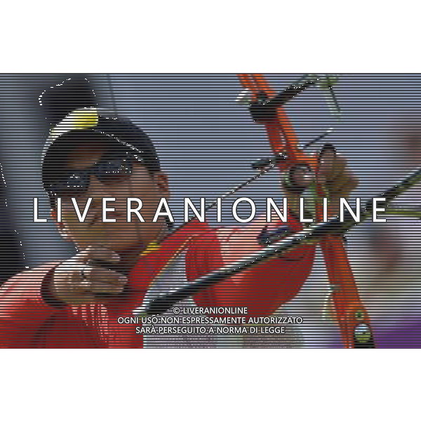 (120803) -- LONDON, Aug. 3, 2012 () -- China\'s Dai Xiaoxiang shoots during men\'s individual bronze medal match of archery between China\'s Dai Xiaoxiang and Rick van de Ven of Netherlands, at London 2012 Olympic Games in London, Britain, August 3, 2012. Dai Xiaoxiang won the bronze medal. (/Gesang Dawa) (zgp) ©PHOTOSHOT/Agenzia Aldo Liverani Sas - ITALY ONLY - GIOCHI OLIMPICI, OLIMPIADI LONDRA 2012