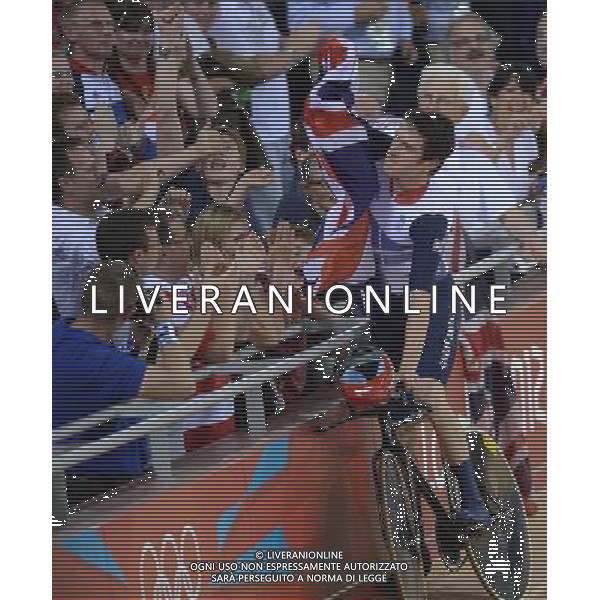 (120803) -- LONDON, Aug. 3, 2012 () -- Geraint Thomas of Britain celebrates after the men\'s team pursuit of Cycling track event at London 2012 Olympic Games, London, Britain, Aug. 3, 2012. Britain won the gold medal of the event. (/Li Ga) ©PHOTOSHOT/Agenzia Aldo Liverani Sas - ITALY ONLY - GIOCHI OLIMPICI, OLIMPIADI LONDRA 2012