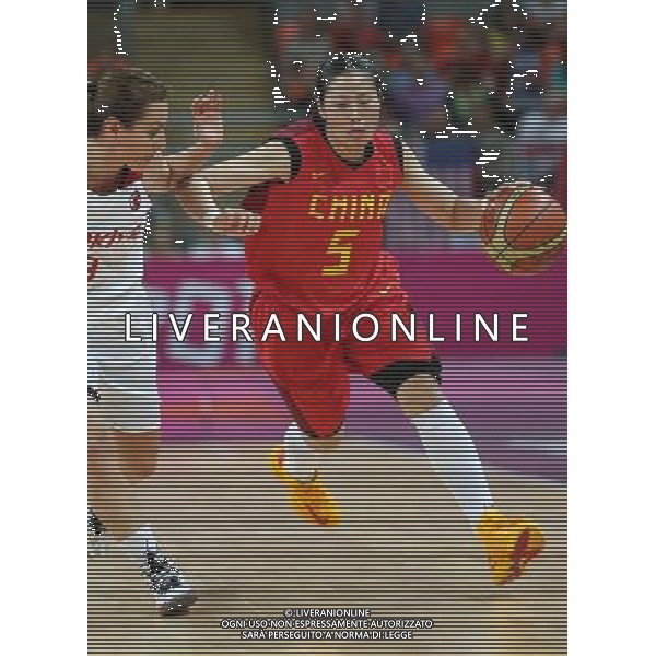 (120803) -- LONDON, Aug. 3, 2012 () -- Song Xiaoyun (R) of China drives the ball during the women\'s basketball preliminary round Group A match between China and Turkey at London 2012 Olympic Games, London, Britain, Aug. 3, 2012. Turkey won the match 82-55. (/Meng Yongmin) ©PHOTOSHOT/Agenzia Aldo Liverani Sas - ITALY ONLY - GIOCHI OLIMPICI, OLIMPIADI LONDRA 2012