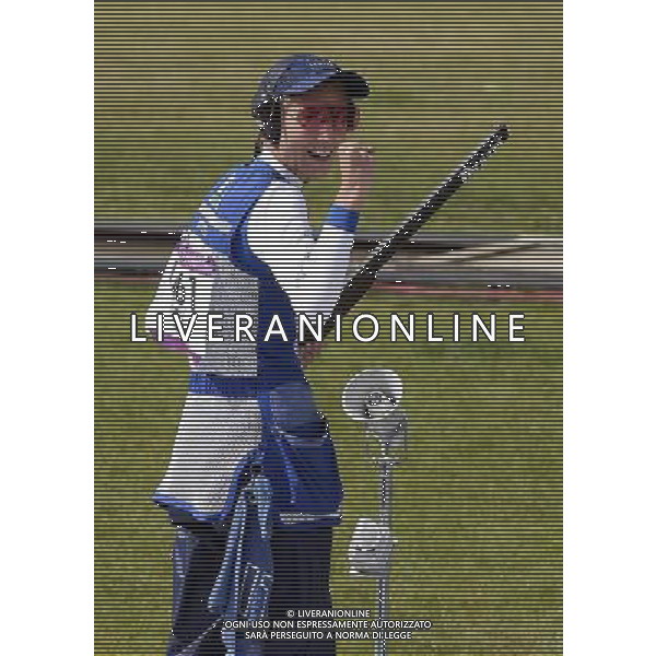 Olympic Games , Royal Artillery Barracks,Olympic Games. Jessica Rossi Agente della Polizia di Stato Centra un Oro da Record 99 su 100, il Trap Mondiale e\' ai Suoi Piedi. Dedicato a Tutti Quelli delle Forze dell\'Ordine che Fanno Bene il Proprio Dovere. Foto di Ferdinando Mezzelani-GMT AG ALDO LIVERANI S A S