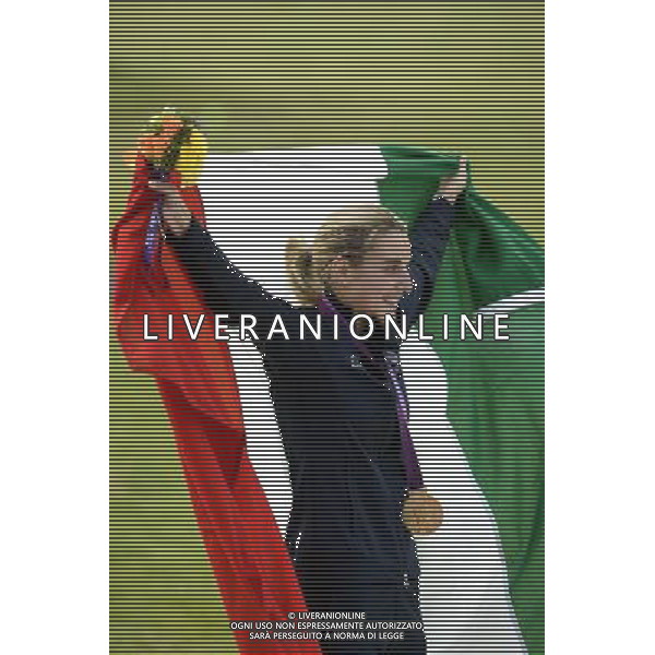 Olympic Games , Royal Artillery Barracks,Olympic Games. Jessica Rossi Agente della Polizia di Stato Centra un Oro da Record 99 su 100, il Trap Mondiale e\' ai Suoi Piedi. Dedicato a Tutti Quelli delle Forze dell\'Ordine che Fanno Bene il Proprio Dovere. Foto di Ferdinando Mezzelani-GMT AG ALDO LIVERANI S A S